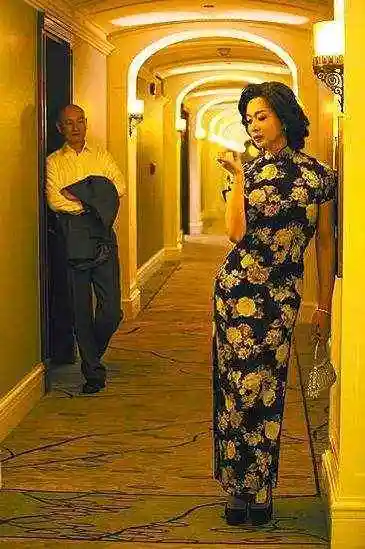 穿旗袍的女星she辣眼睛范冰冰壮杨幂丑你最喜欢谁