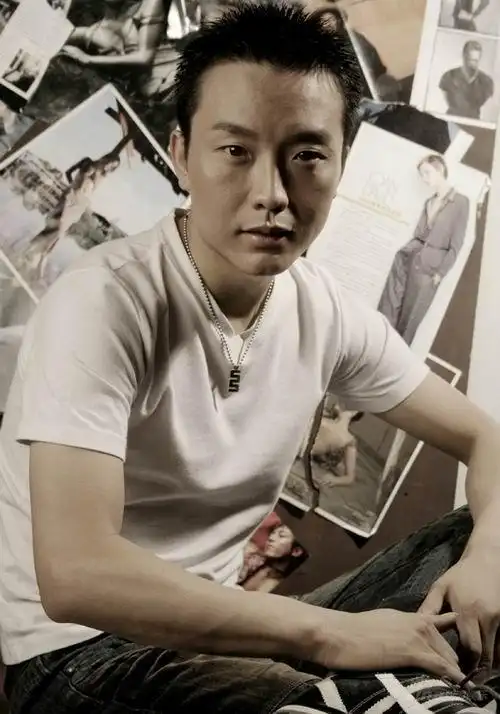 资料图片:男旦演员李玉刚--精彩写真