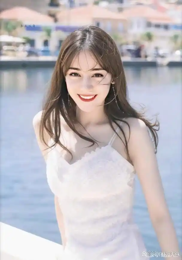 热巴散发迷人魅力