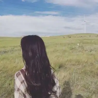 女生背影头像唯美漂亮伤感说好玩玩而已怎么当了真