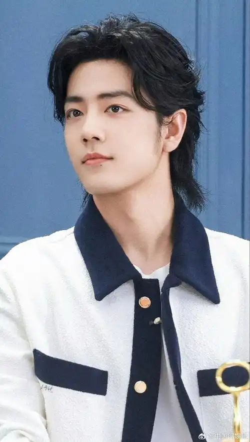 肖战蓝白外套##年年有娱