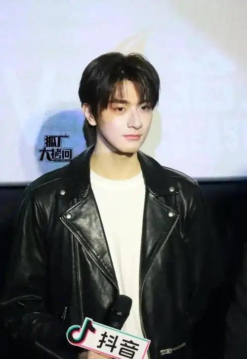 人气演员林一今日线下活动生图出炉啦生图状态满分