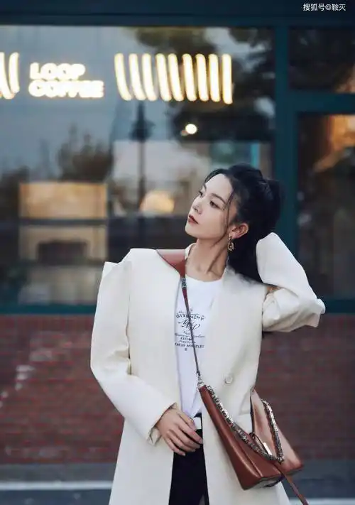 陈瑶酷女孩街拍告别三月