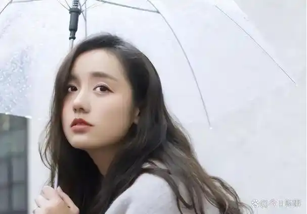 胡歌带她入行,唐嫣把她带火,如今40岁的吕一仍"美到犯规"?