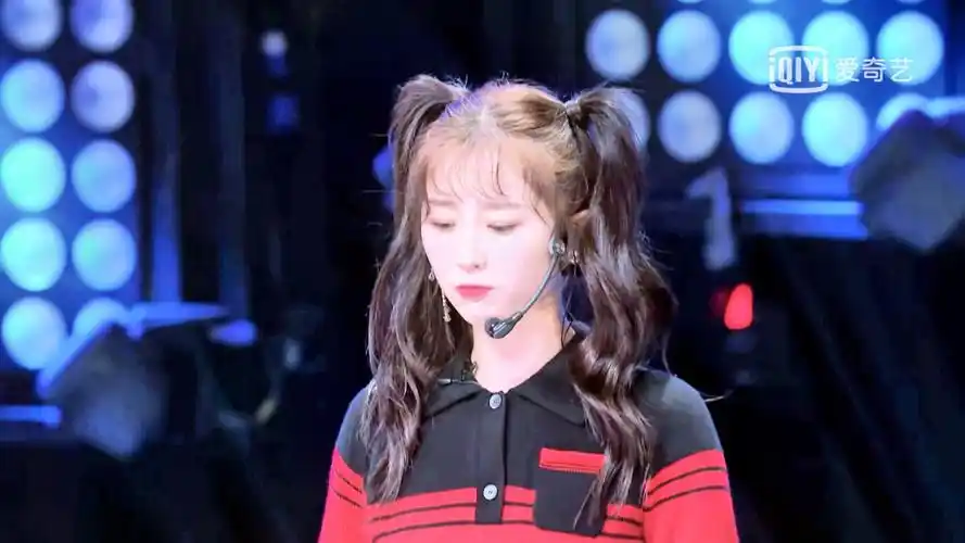 虞书欣自截自调剧情图素质抱图,抱图看简… - 堆糖,美图壁纸兴趣社区