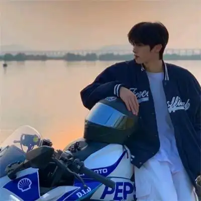 高清机车男生头像图片大全 戴头盔炫酷男头