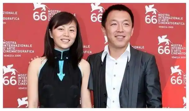 和黄渤如同双胞胎,简直太有夫妻相了_婚姻_小欧_妻子