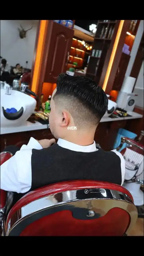 男士发型之美式渐变复古油头