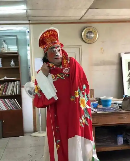 今天重温了潮剧《柴房会》,方展荣老师扮演的李老三一角,让我感慨万千