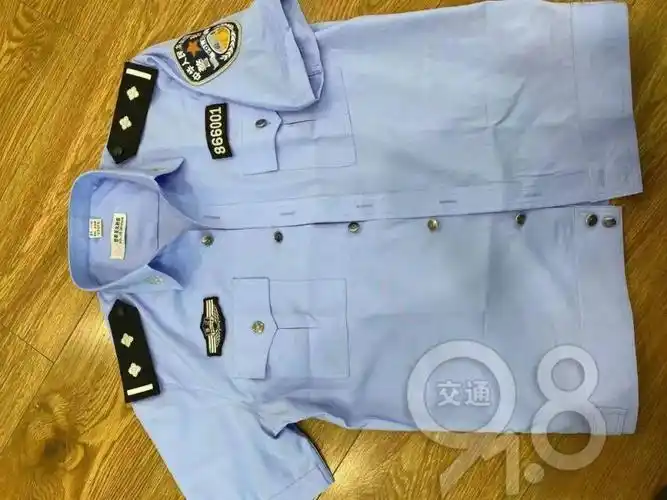 男子约见男网友,结果来的人竟是……_警服