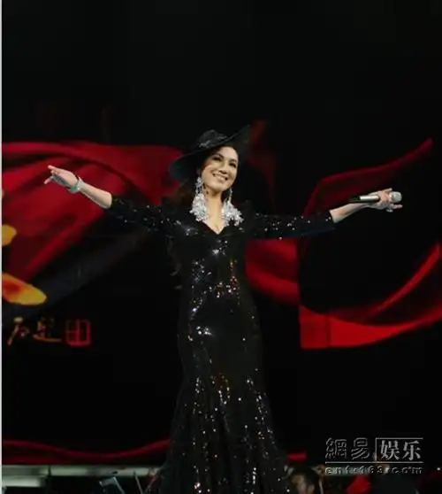 陈小朵惊艳献唱十大女高音乐会 常石磊捧场合作