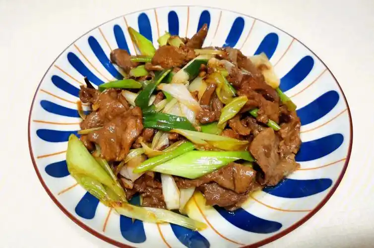 葱爆羊肉没有膻味真挺好吃的