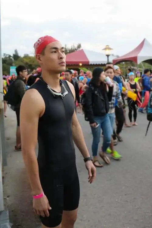 杨佑宁大秀完美身材