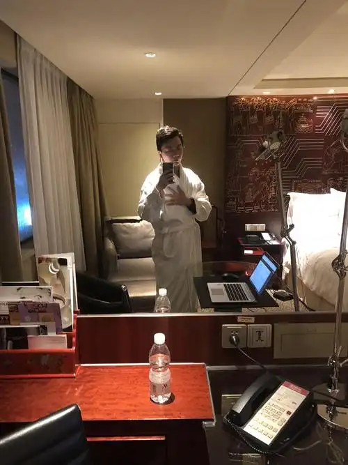 七夕.我一个人在酒店点烧烤