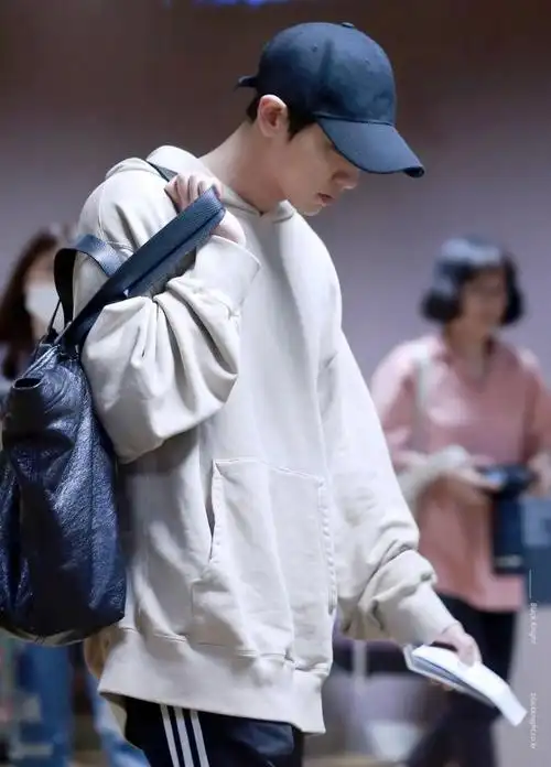 朴灿烈##朴灿烈心动时刻#【更图】170611 仁川机场