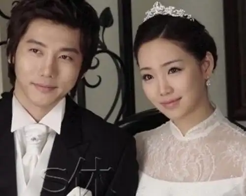 【图】李宥利老公的照片曝光 因丈夫的信和花束暴风流泪