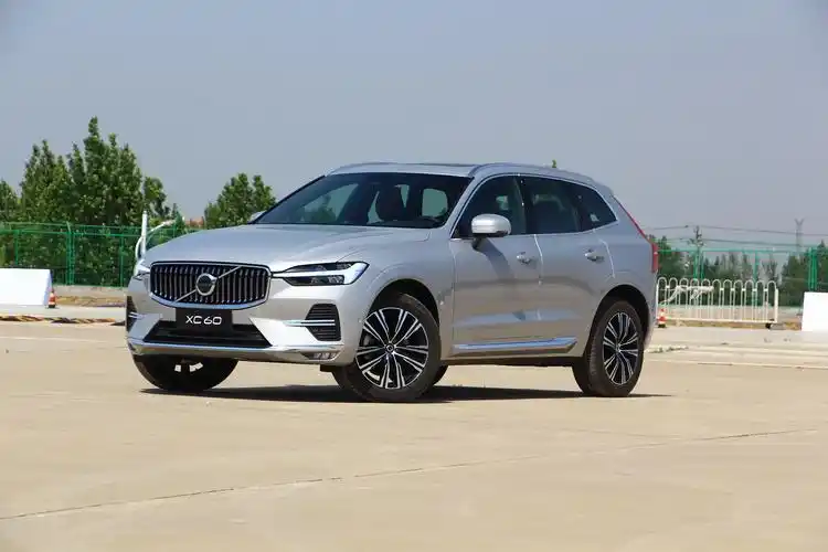 2022款沃尔沃xc6020t四驱豪华版