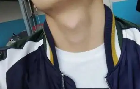 男生的喉结,为什么不能随便"摸"?女生不妨提前了解一下
