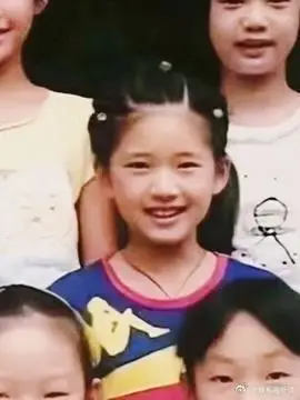 赵露思小时候的旧照##赵露思童年合照