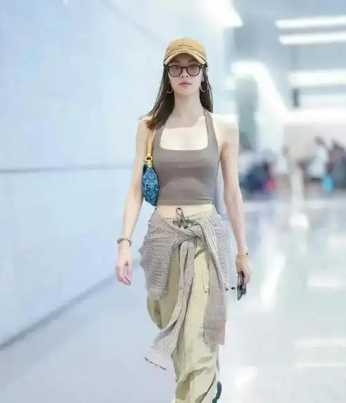 钟楚曦机场穿搭好美