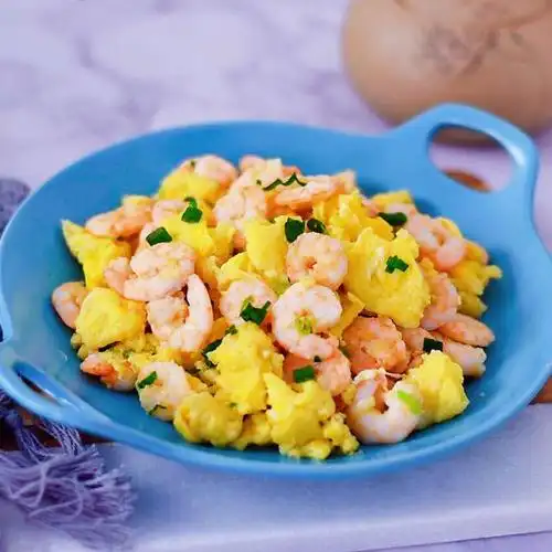 鸡蛋炒虾仁,咸鲜好吃,营养下饭,十分钟就上桌