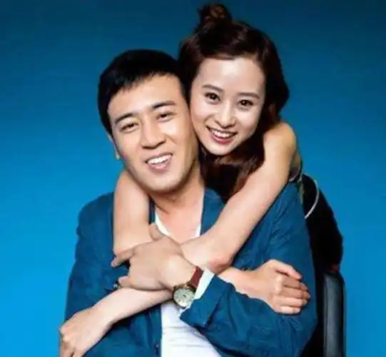 于和伟的妻子于和伟与老婆宋林静近照