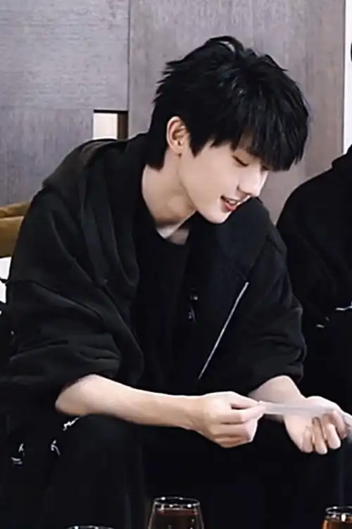 马嘉祺丁程鑫刘耀文三人行vlog