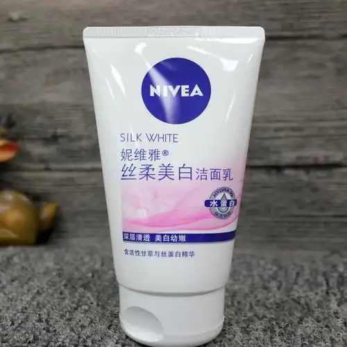 妮维雅丝柔美白洁面乳保湿补水深层清洁控油泡沫男女学洗面奶新版