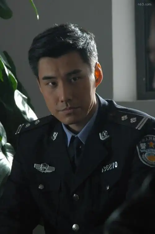 《神圣使命》剧照-550x827.81k.大图 -影视剧照 jz.n63.com