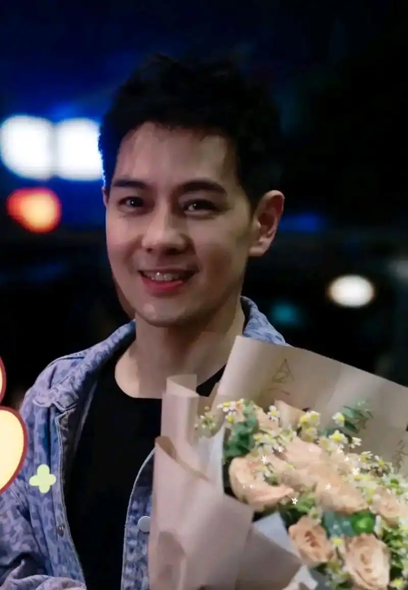 林志颖近照:面部恢复成功依旧帅气如初,满满少年感,遗憾的是酒窝没了