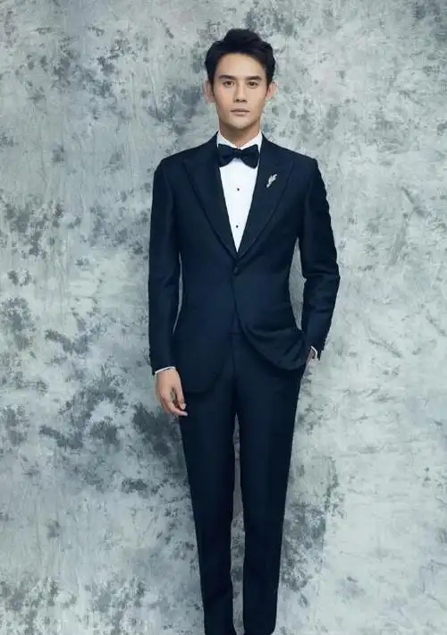 年轻时长的不咋样,上了年纪竟"帅到掉渣",这几位男明星太狠了