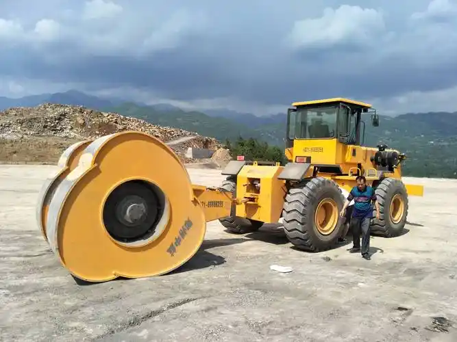 梅花碾三角碾冲击式压路机的冲击碾压原理什么是冲击式压路机