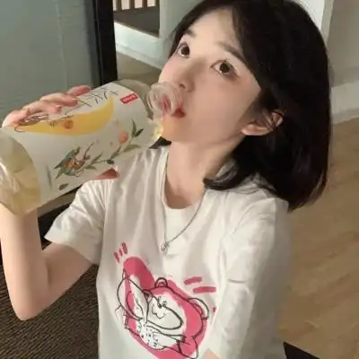 有趣小众女生头像真人