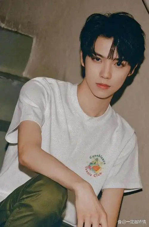 "小镇做题家"现状:易烊千玺一年没戏拍,胡先煦罗一舟无影响