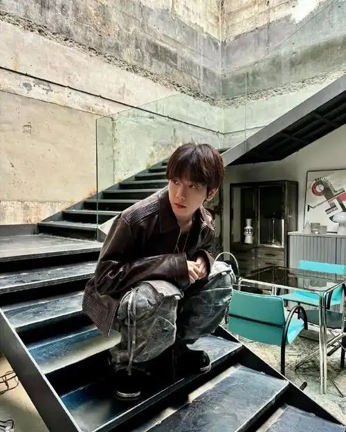 超话@baekhyunee7#边伯贤#bbh bbx  240603【baekhyunee_exo】ins更新