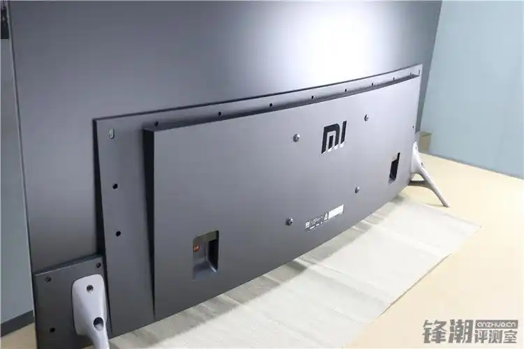 用65吋小米曲面电视,玩英雄联盟是怎样的体验?