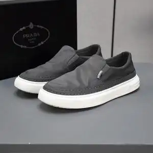 prada/普拉达 夏季新款休闲鞋防滑时尚透气一脚蹬男士驾车鞋