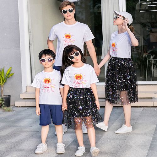 儿童摄影服装亲子装一家四口全家福影楼拍照主题2021新款洋气衣服