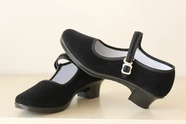 2017春季新款纯黑色高跟老北京布鞋透气低帮搭扣工作鞋舒适跳舞鞋