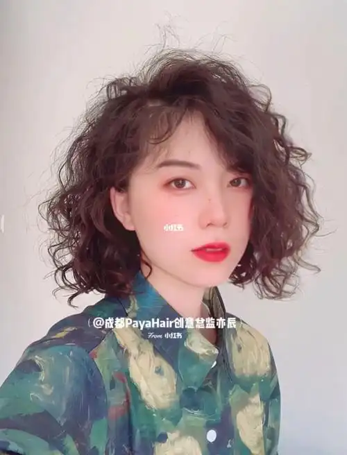 时尚洋气蓬松温柔女人免打理短卷发圆脸发型_发型_圆脸_卷发_烫发