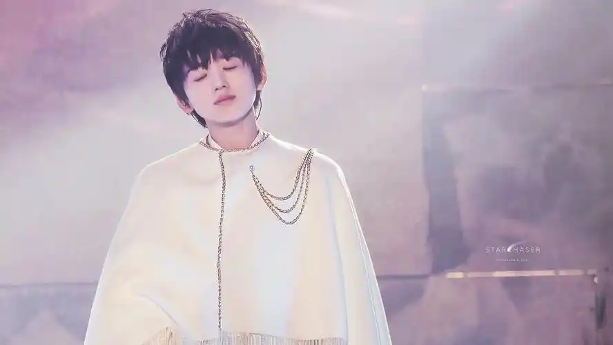 starchaser_宋亚轩摘星坊的秒拍视频