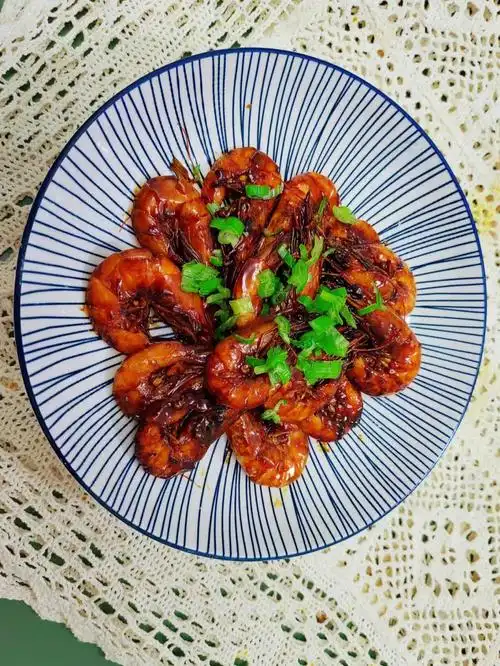 我家的家常菜 好吃到过分,味道绝了,今天跟大家分享的这个油焖大虾,一