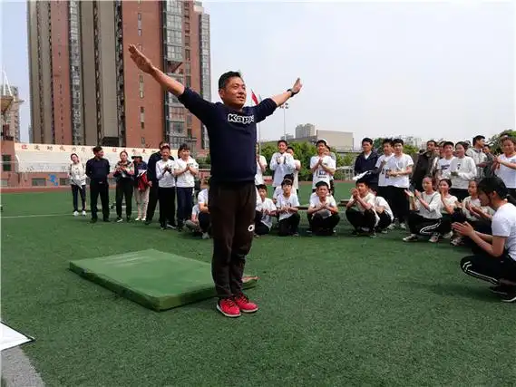 提升体育教师讲解和示范基本功的方法和技巧