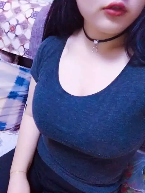 大胸女生如何穿衣搭配?