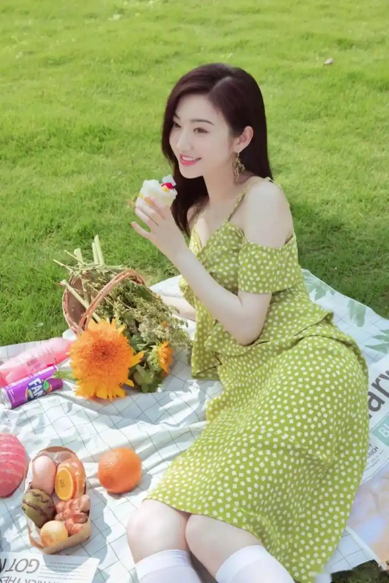 景甜高清美图 #清纯甜美 - 抖音