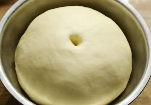 电饭煲如何做面包手工揉面如何10分钟出手套膜超实用技巧