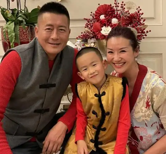 江珊:与靳东在一起时,遭女儿极力反对,如今田小洁被接纳认可