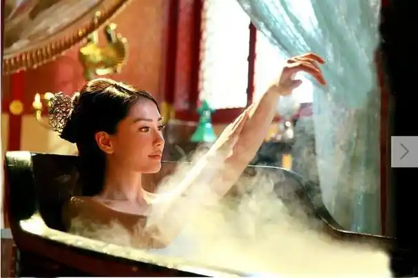 出水芙蓉图集(影视剧中古色古香的美人出浴图)(20)