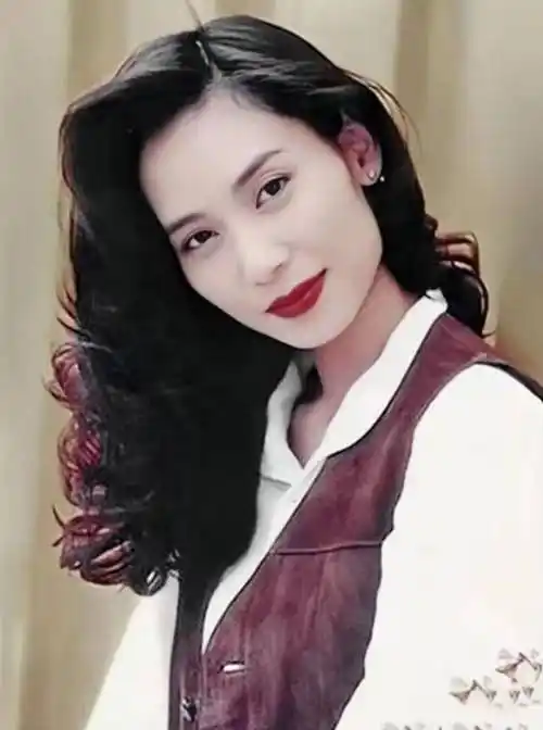 90年代港姐邝美云,花光积蓄买香港10套房还背巨额房贷,如今怎样_珠宝