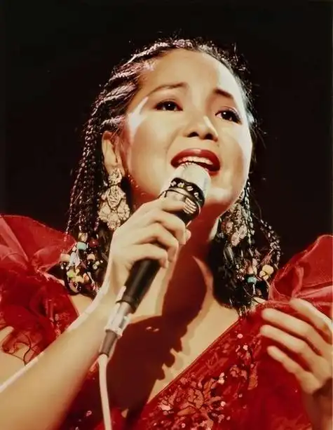 邓丽君在医院去世记者近距离拍下遗体照片发现不可思议一幕